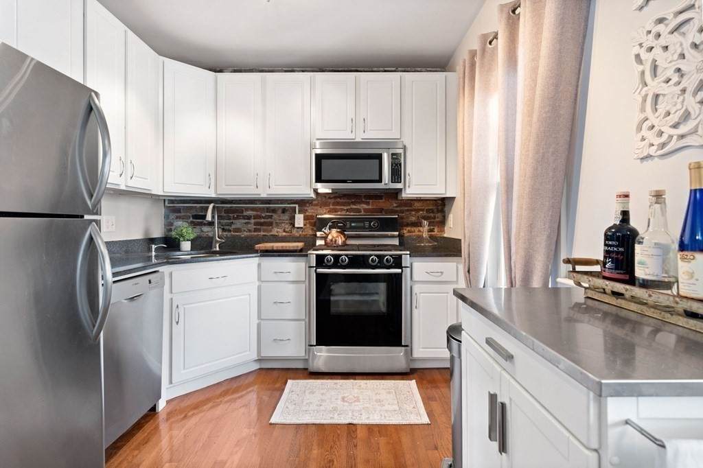 293 W 2nd - Photo 1
