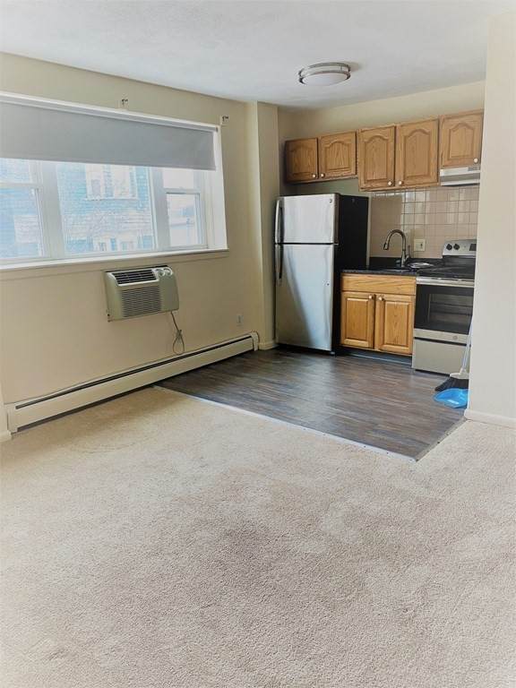 740 East 7th - Photo 1