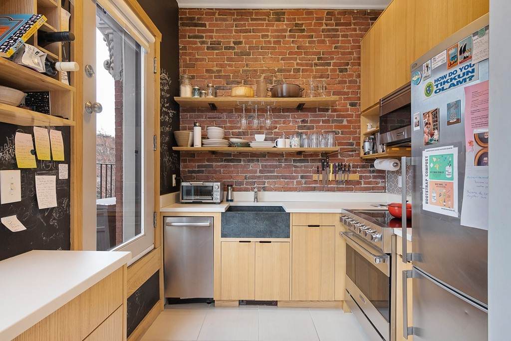 608 Tremont - Photo 1