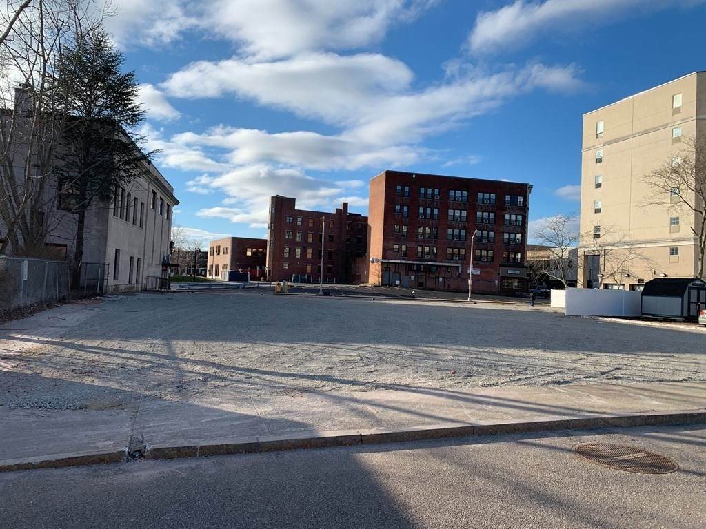 26 School St - Photo 1