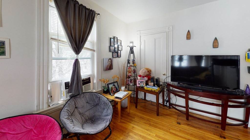 254 Elliot St - Photo 1