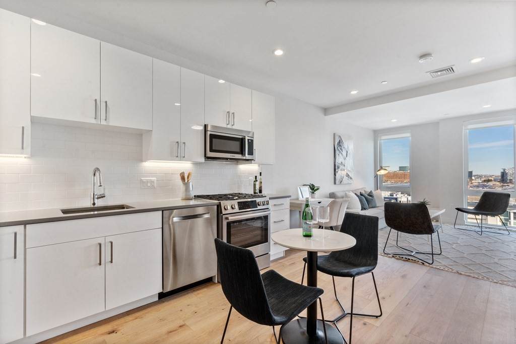 420 W Broadway - Photo 1