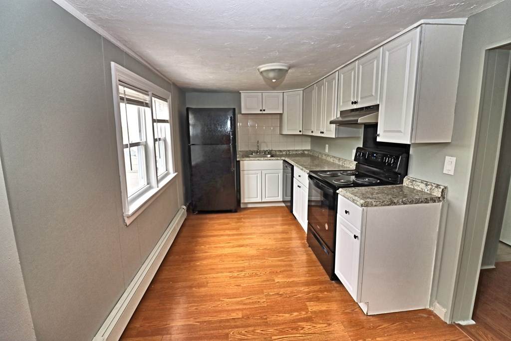 267 Shirley St - Photo 1