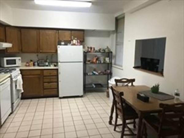 21 Sutherland Rd - Photo 1