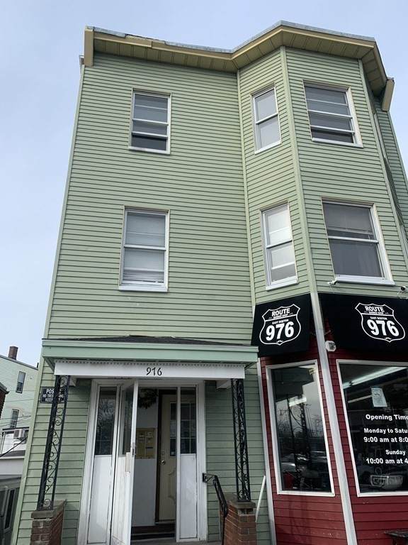 976 Bennington St - Photo 1