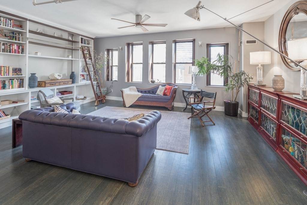 453 Washington - Photo 1