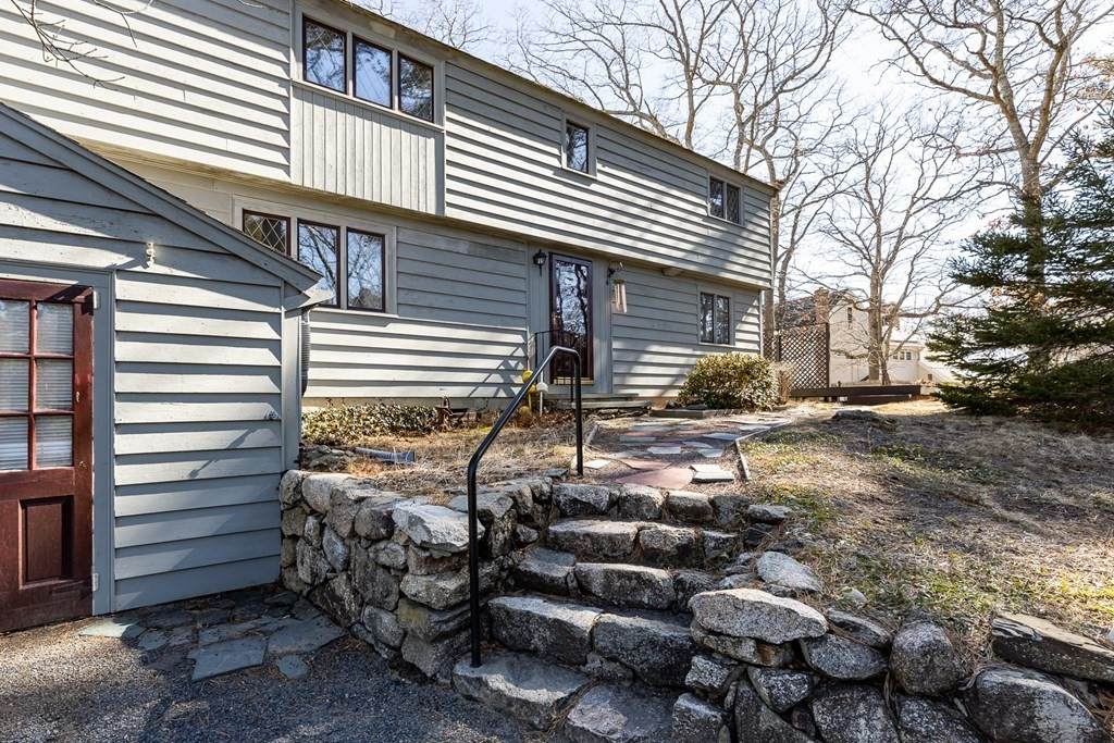 1 Manomet Beach Blvd - Photo 1