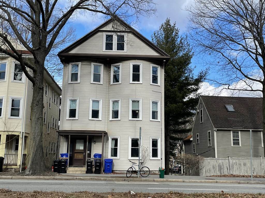753 Boylston - Photo 1