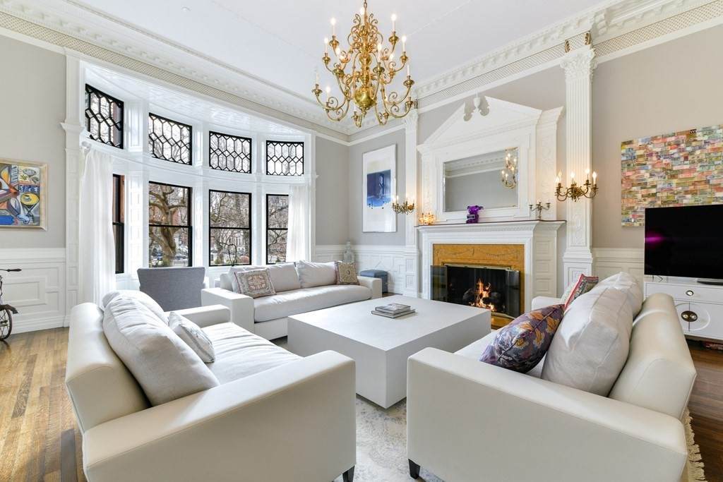 305 Commonwealth Avenue - Photo 1