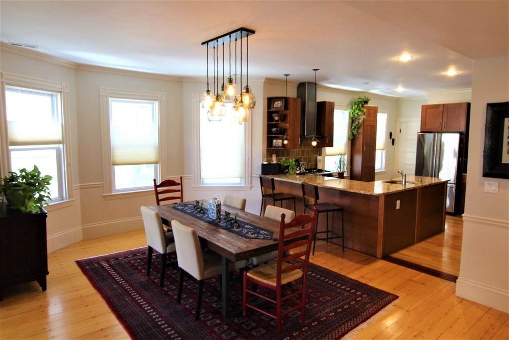 35 Paul Gore St - Photo 1