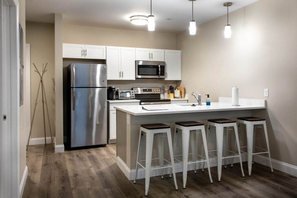 140 Pearl St - Photo 1