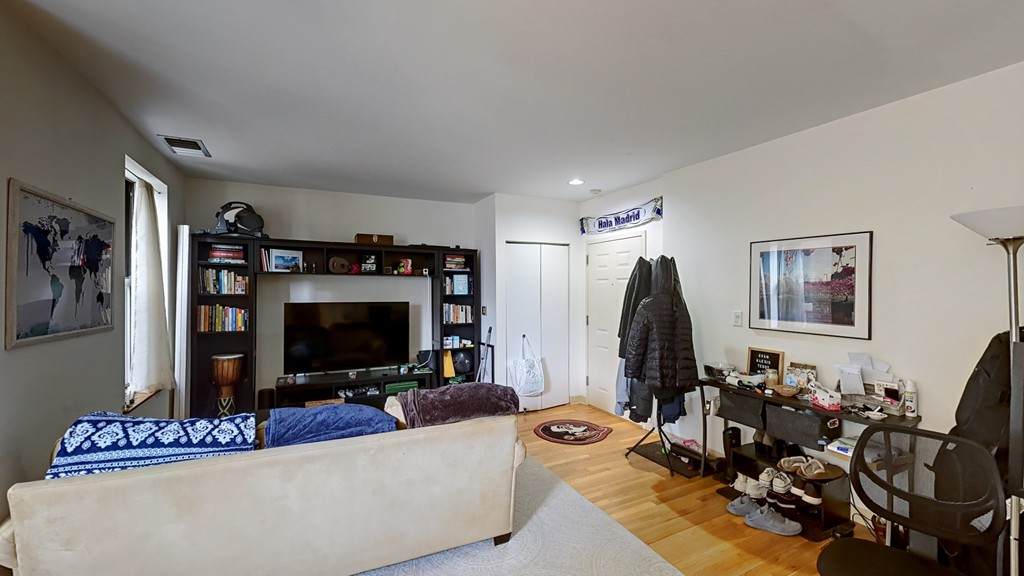 96 Gainsborough - Photo 1