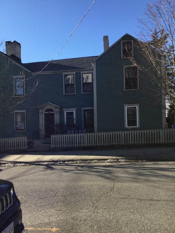 557 Walnut St - Photo 1