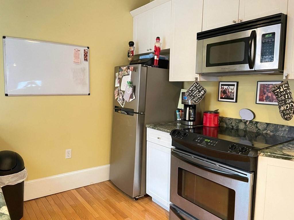 31 Queensberry St. - Photo 1