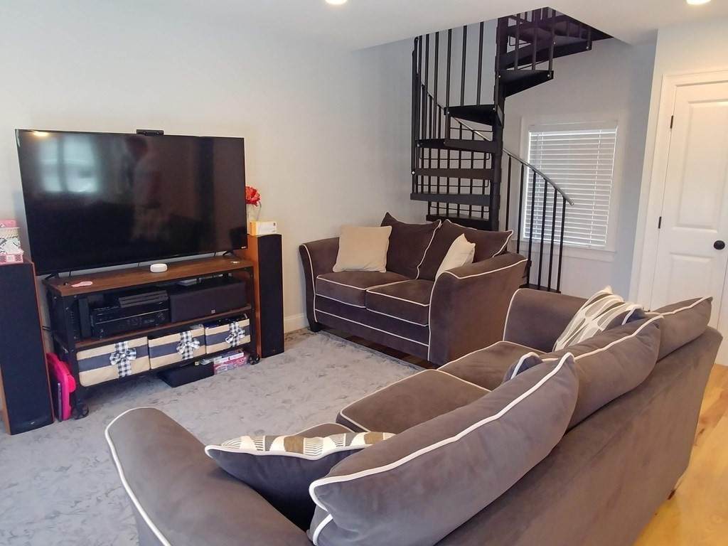 35 Porter St - Photo 1
