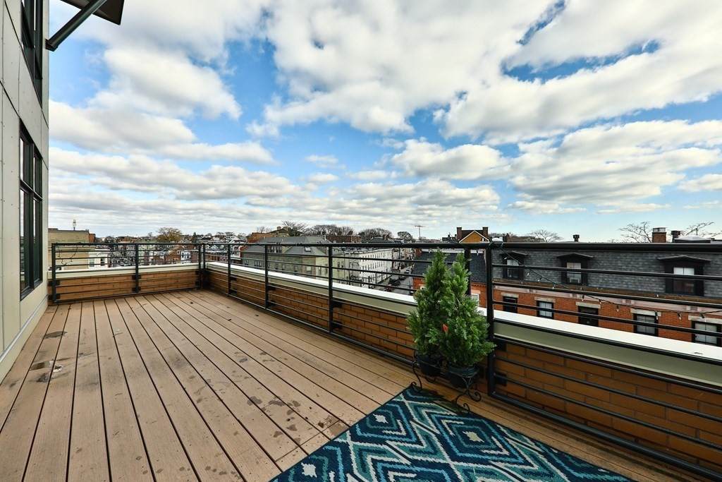 250 Meridian St - Photo 1