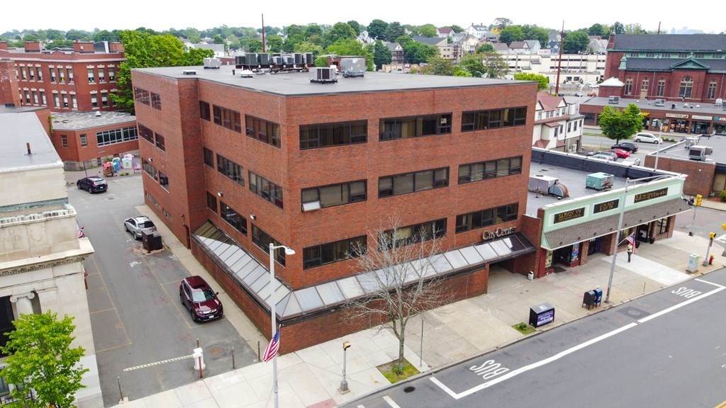 389 Main St - Photo 1
