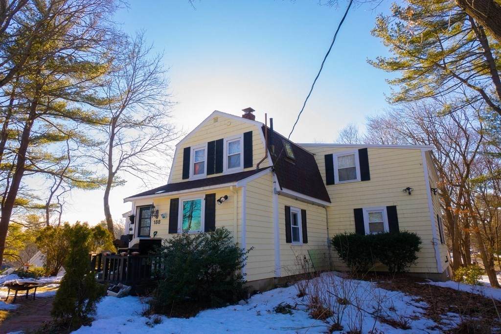 188 Wakefield St - Photo 1
