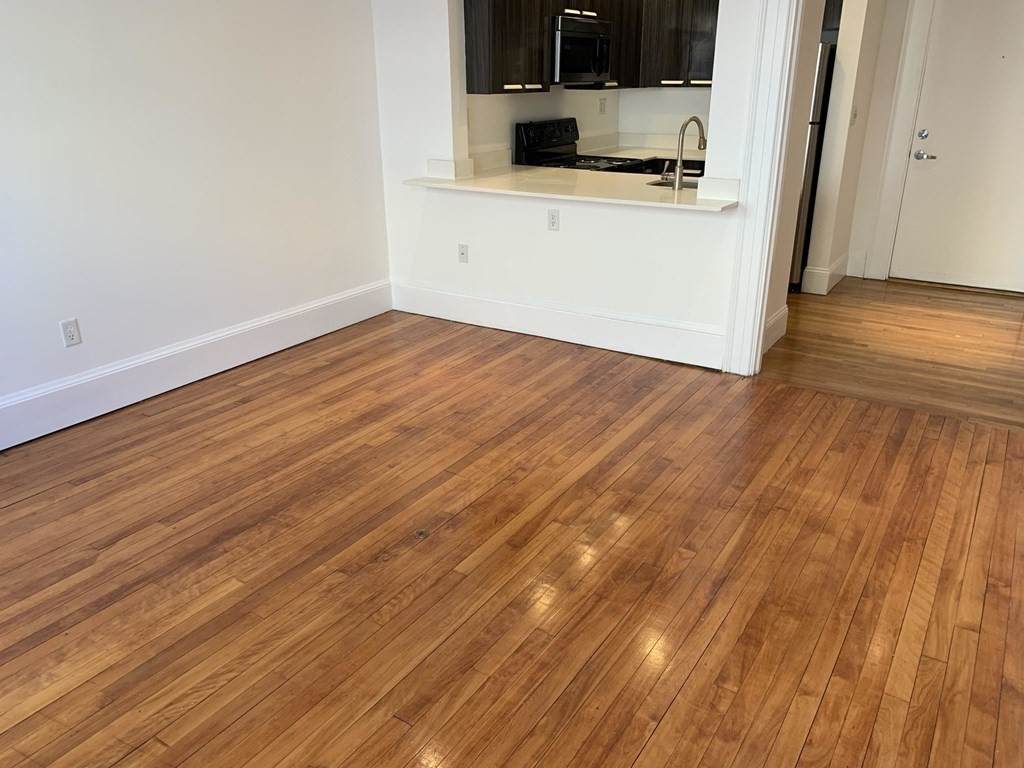 457 Centre St - Photo 1