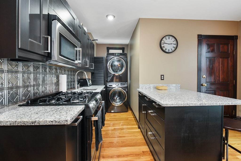 186 Sydney St - Photo 1