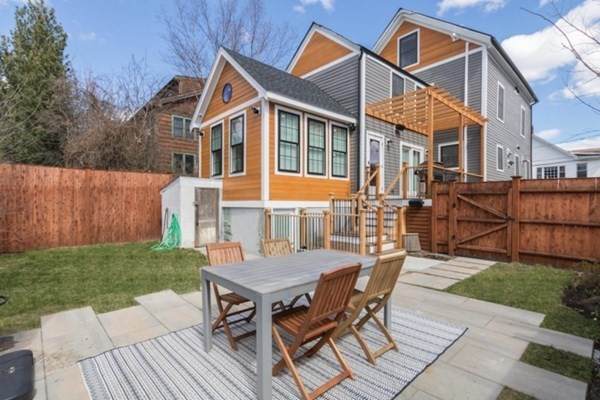 409 Norfolk St - Photo 1