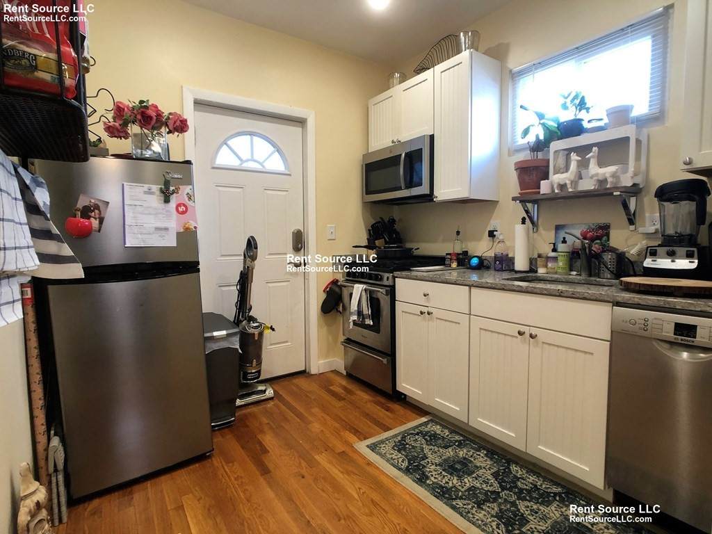 2 Otis St - Photo 1