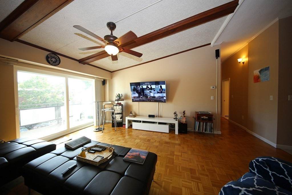 57 Broadlawn Park - Photo 1