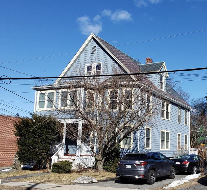 924 Walnut St - Photo 1