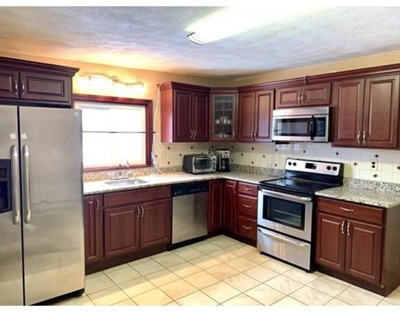 131 Webster St - Photo 1