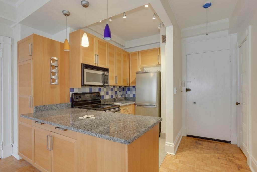 21 Beacon - Photo 1
