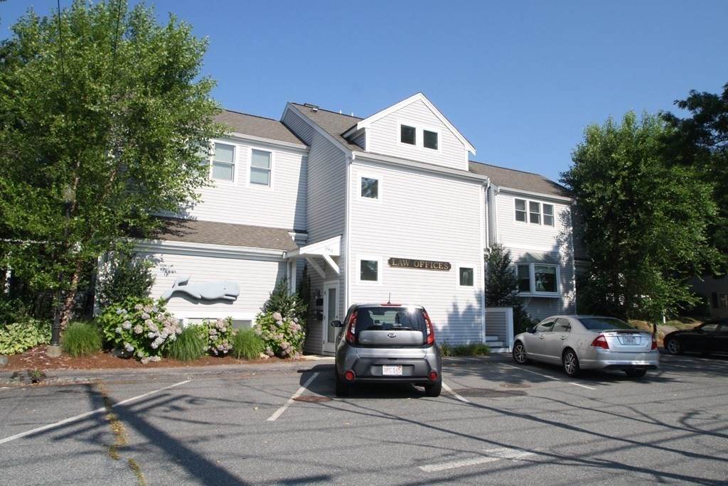 340 Gifford - Photo 1