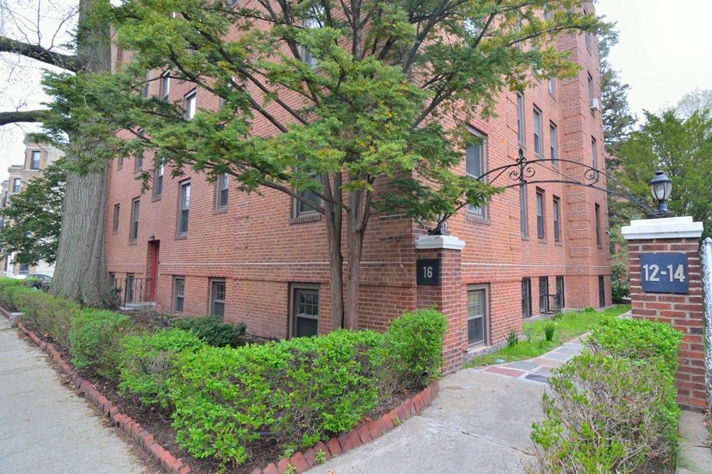 14 Ware St - Photo 1