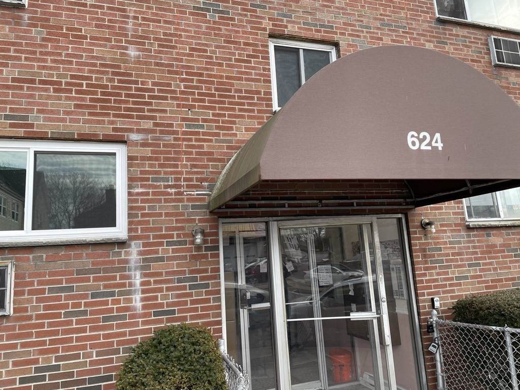 624 Hyde Park - Photo 1