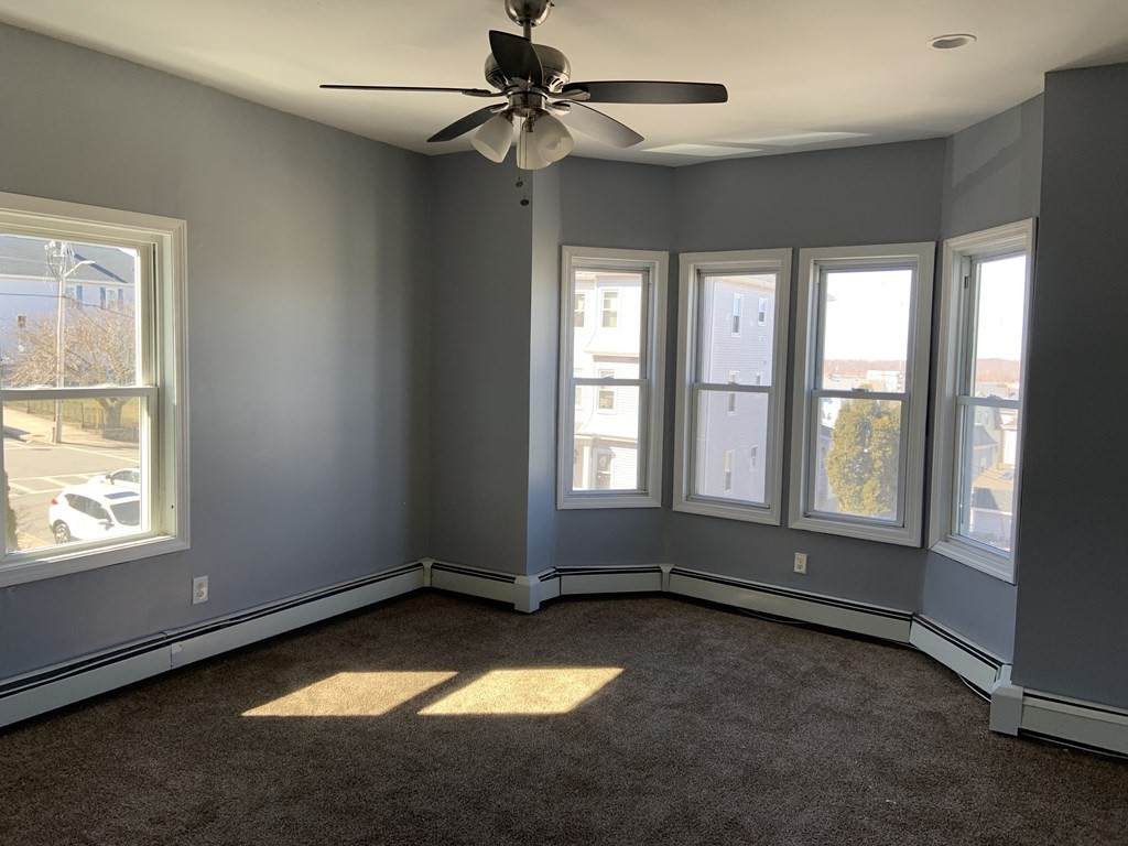 699 June St - Photo 1