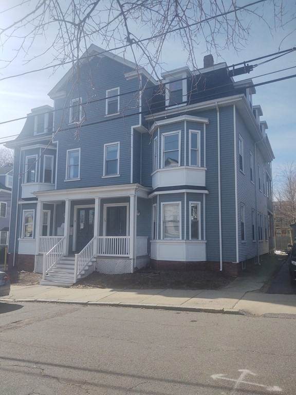 20 Belmont - Photo 1