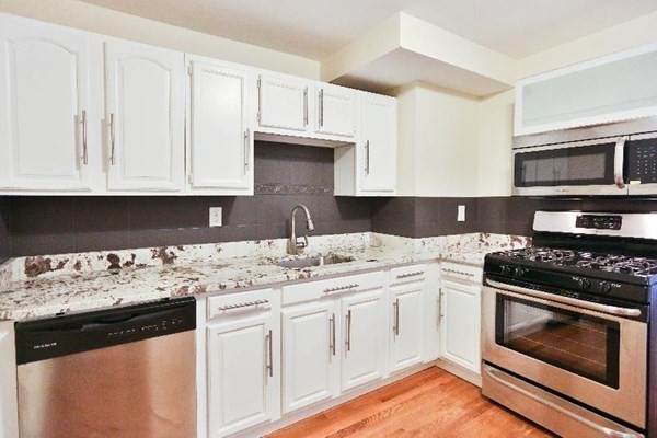 238 Everett St - Photo 1