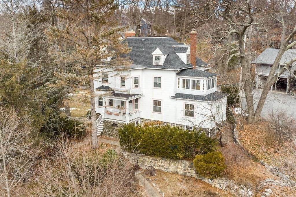683 Franklin Street - Photo 1