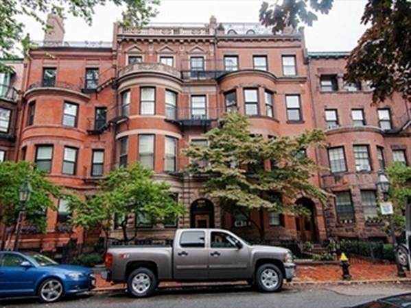261 Marlborough St - Photo 1