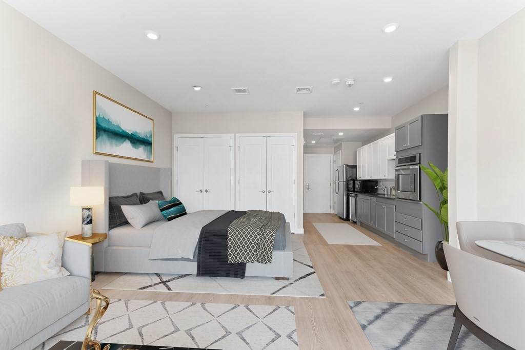 35 Huntington - Photo 1