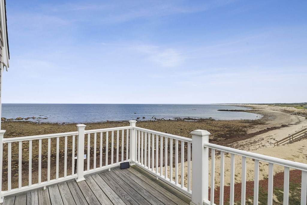 51 R Freeman Avenue - Photo 1