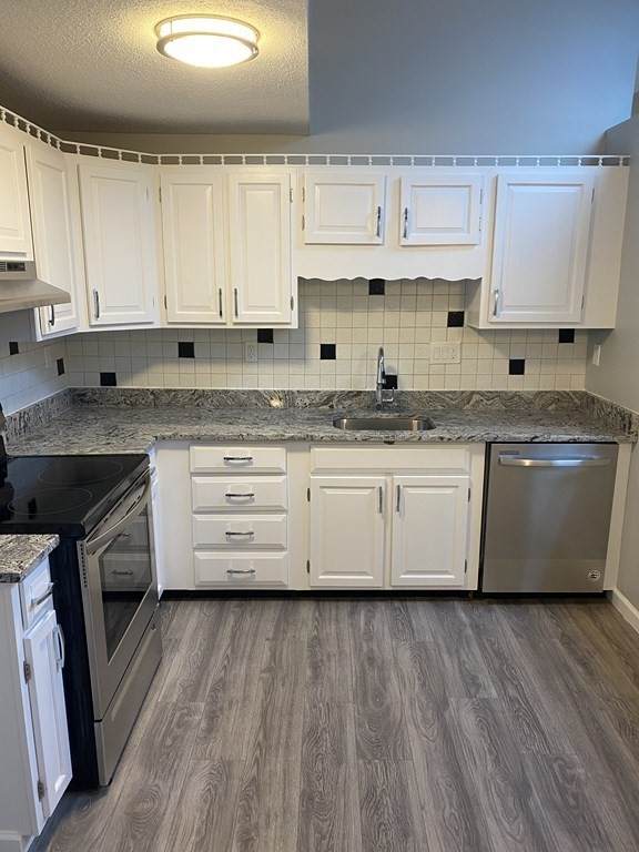 15 Thompson Drive - Photo 1