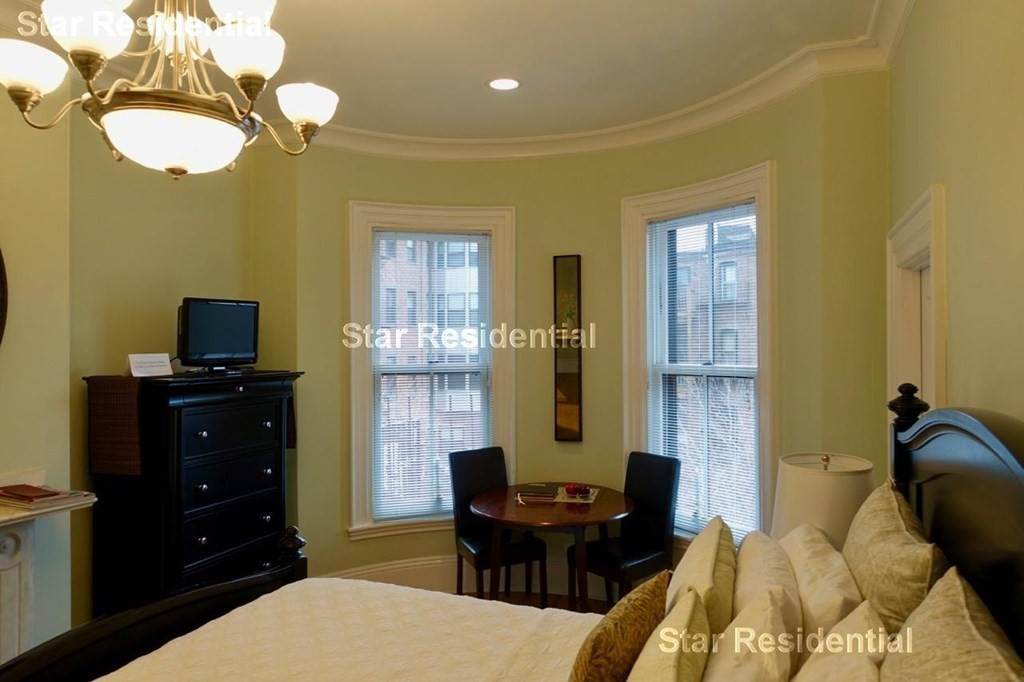 4 Claremont Park - Photo 1