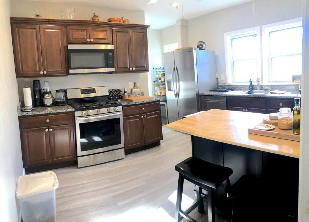 54 Lothrop St. - Photo 1