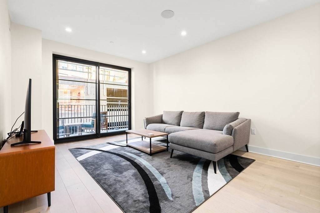 14 W Broadway - Photo 1