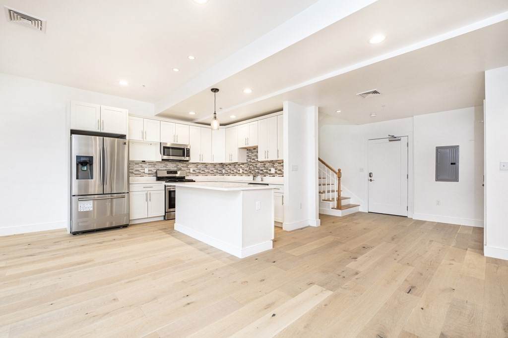 17 Kearney Square - Photo 1