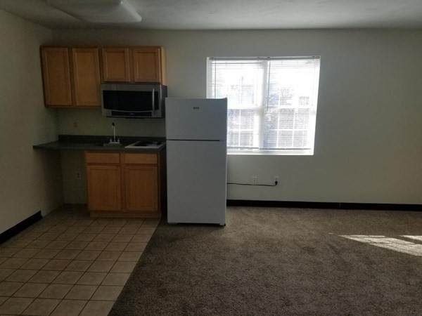 65 Crocker St - Photo 1