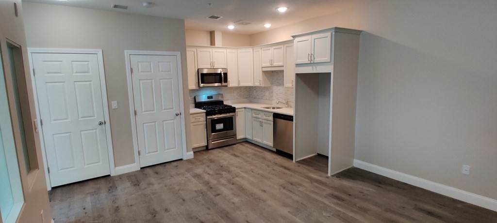 191 North Common - Photo 1