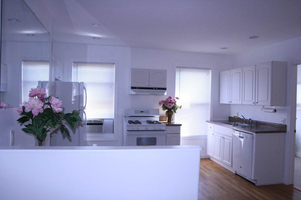 306 Shawmut - Photo 1