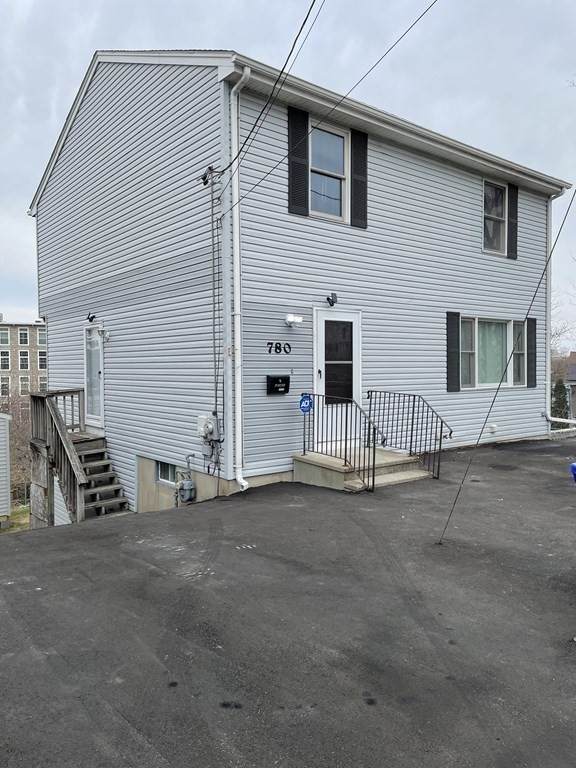 780 N Underwood St - Photo 1