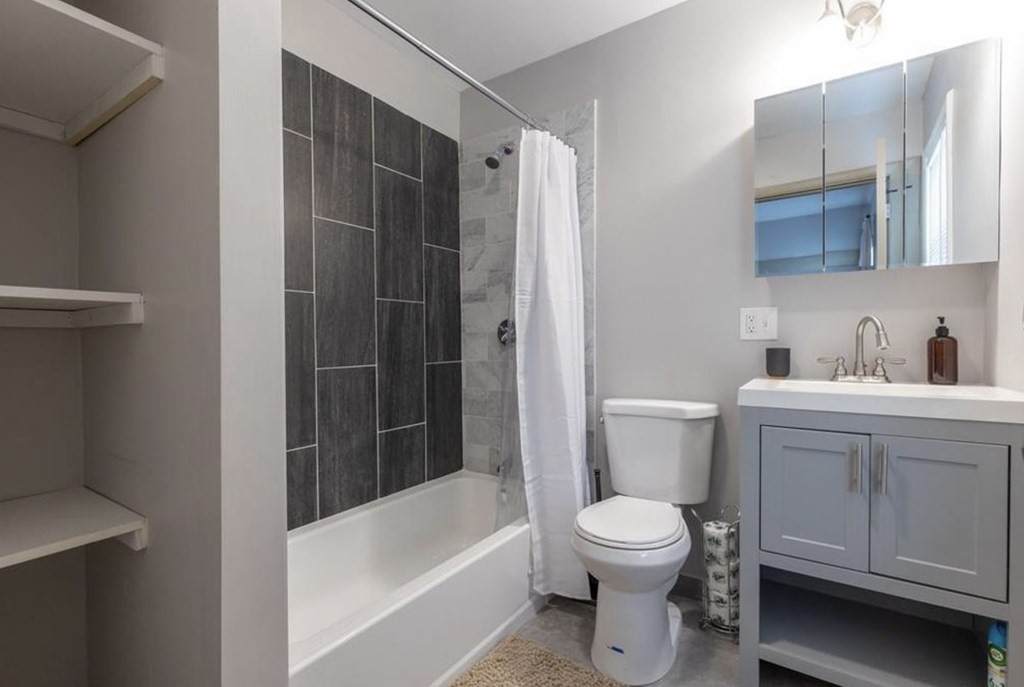 564 East 7th - Photo 1